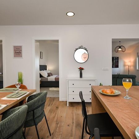 Veliki Apartman Petra Posedarje Buitenkant foto