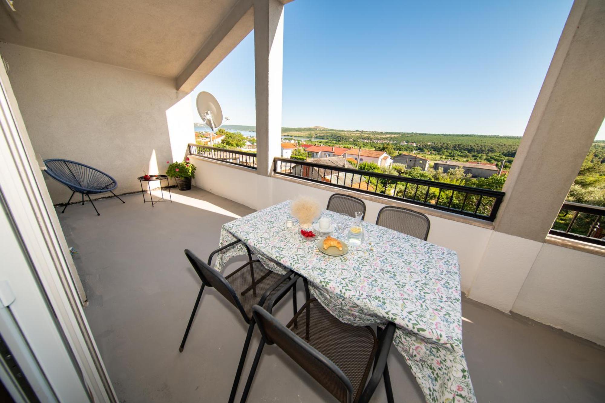 Veliki Apartman Petra Posedarje Buitenkant foto