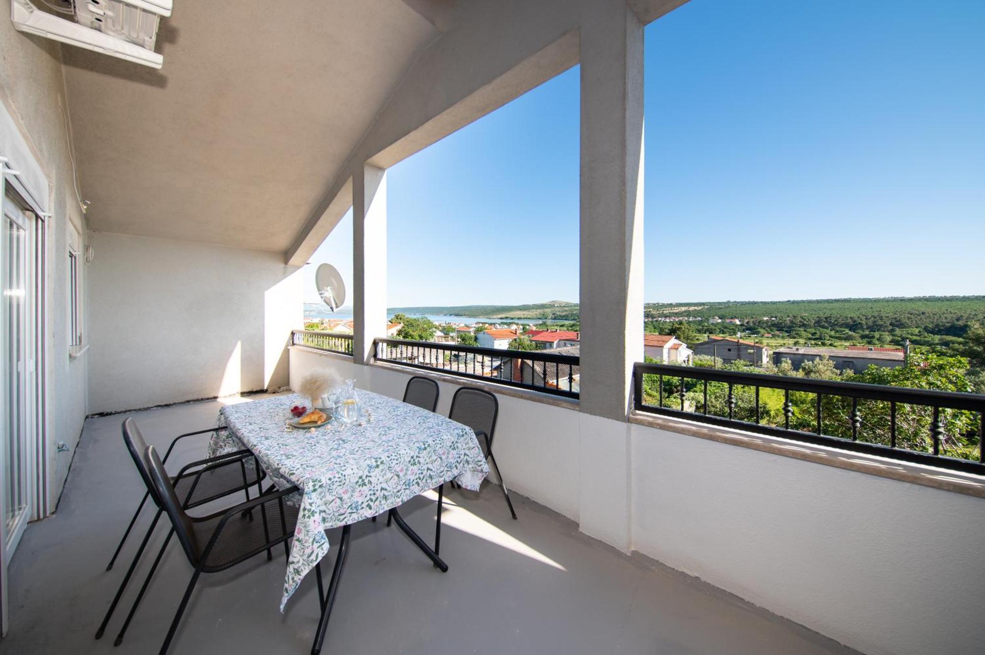 Veliki Apartman Petra Posedarje Buitenkant foto